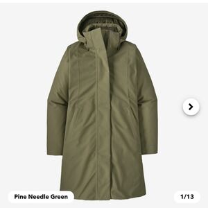 Patagonia women's tres 3 in 1 parka. *** Selling the waterproof shell only ****